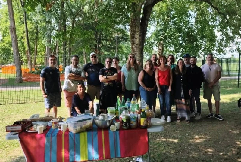 Pique nique organisé par les membres Leizup dans un parc